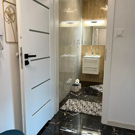 A&r Wenedow Iii, Bezplatny Prywatny Parking Apartment *